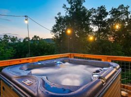 ULTIMATE Summer Escape! Cabin-Hot Tub-Cozy-View-Minutes2Fun，位于赛维尔维尔的酒店