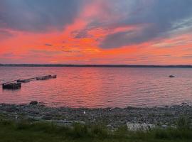 Summer specials on the Saint Lawrence River，位于奥格登斯堡的公寓