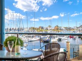 All Decked Out, Geographe Marina，位于巴瑟尔顿地理湾港码头附近的酒店