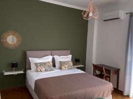 Athens Sunnyside condo，位于雅典的酒店