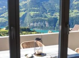 Traumhafte Sonnenresidenz mit Berg- und Seeblick