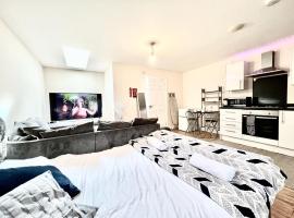 Lt Properties Luton town centre studio Tv Netflix Ground Floor 2，位于卢顿的酒店