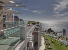 Luxury penthouse, panoramic sea view，位于莫甘的Spa酒店