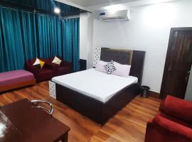 THE PALM SUITES , Incredible North East Tourism , Couples & Family，位于古瓦哈提的酒店