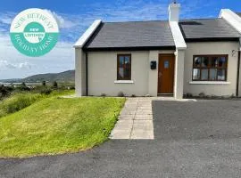 Achill Sound Holiday Village No 11 by Trident Holiday Homes，位于Achill Sound的乡村别墅