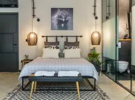 גלילה - סוויטת בוטיק רומנטית מושלמת לזוגות עם האט טאב פרטי