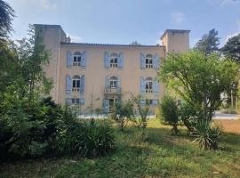 Domaine de ferrabouc，位于Mas-Saintes-Puelles的酒店