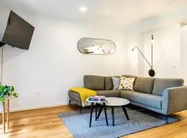 Luxury spacious 2 Bedroom Fitzroy Apartment