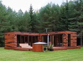 Roheluse metsamaja with hot tub and sauna