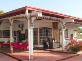 Dharma Casa Holistica, Vivero, Yoga y Retiros，位于查梅的农家乐
