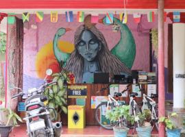 HostelExp, Varkala - A Beach Town Hostel，位于瓦尔卡拉的酒店