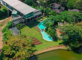 K Gallery Hotel，位于岩望的酒店