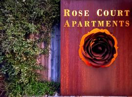 Rose Court Apartments "Aristone"，位于新城的低价酒店