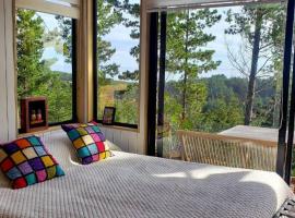 Tinyhouse Boyeruca Lodge. Maravillosas vistas de Bosque, Mar y Cielo，位于维丘肯的度假短租房