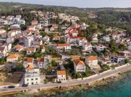 Family friendly apartments with a swimming pool Sutivan, Brac - 15665