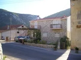 Apartments with a parking space Trpanj, Peljesac - 15710