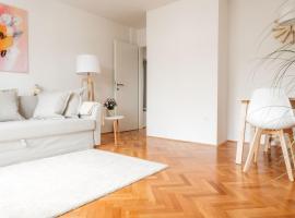 White Apartment，位于卢布尔雅那Cinema Kolosej Ljubljana附近的酒店