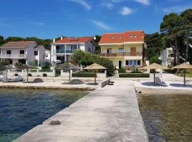 Apartments by the sea Brgulje, Molat - 16217