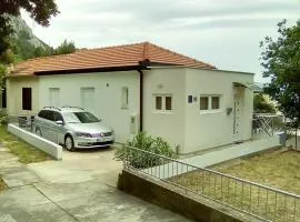 Apartments with a parking space Gradac, Makarska - 16263