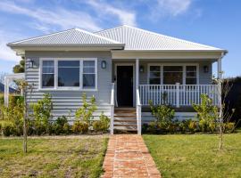 FOREST CORNER - 3 BEDROOM WEATHERBOARD, TRENTHAM，位于Trentham的酒店