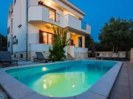 Family friendly house with a swimming pool Sveti Filip i Jakov, Biograd - 15775