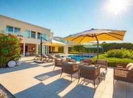 Lusso Mare Istria Luxury Beach villa，位于萨武德里亚的酒店