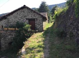 Maison rurale au cœur des Cévennes Ardéchoises，位于Dompnac的度假屋