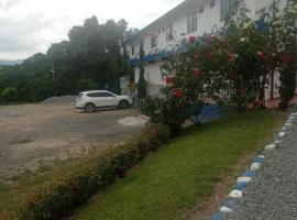 Hotel Las Palmas de Puente Nacional，位于蓬特纳雄耐尔的酒店