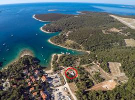 Seaside holiday house Artatore, Losinj - 17102，位于康斯基的酒店