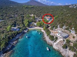 Apartments by the sea Cove Milna - Zastrazisce, Hvar - 17417，位于扎斯特拉齐塞的酒店