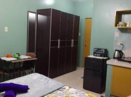 Budget Friendly Condo for Rent along Ortigas Ext，位于Cainta的酒店