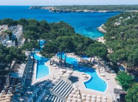 Iberostar Waves Club Cala Barca All Inclusive，位于波多佩特罗的酒店