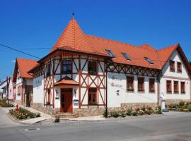 Szent Anna Étterem és Panzió，位于Berkenye的住宿加早餐旅馆