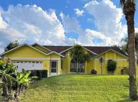 The Yellow Home amazing lake view