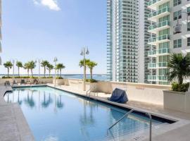 Lovely condo with city & ocean views. Sleep up to 6 people!，位于迈阿密Brickell Key Park附近的酒店