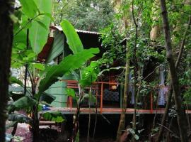 Tree houses Bosque Nuboso Monteverde，位于蒙泰韦尔德哥斯达黎加的豪华帐篷营地