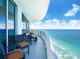 Million Dollar Ocean Front Penthouse by Zen Vacation Rentals，位于好莱坞的酒店