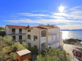 Apartments with a parking space Brela, Makarska - 18495