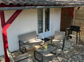 8-Gîte 5 personnes avec piscine