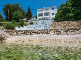 Family friendly seaside apartments Zivogosce - Mala Duba, Makarska - 19149，位于兹沃格谢的海滩短租房