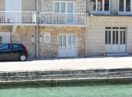 Seaside house for families with children Zavalatica, Korcula - 19045，位于Čara的别墅