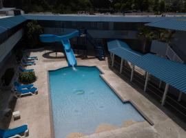 Costa Bahia Hotel, Convention Center and Casino，位于瓜亚尼亚梅塞迪塔斯机场 - PSE附近的酒店