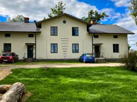 Cozy Apartment In Kristinehamn，位于Edet的酒店