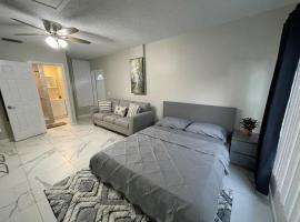 Adorable Suite in Tampa.，位于坦帕的海滩短租房