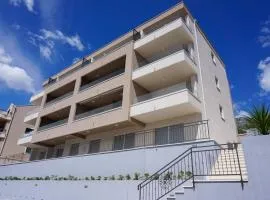 Apartments by the sea Tucepi, Makarska - 19548