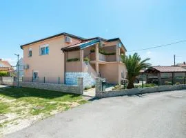 Apartments with parking space Nin, Zadar - 19555