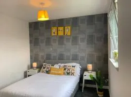 Modern 2 bedroom flat with free parking in Cambuslang, Glasgow