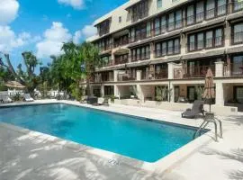 Wonderful 1-bed condo, 2min walk to beach & more