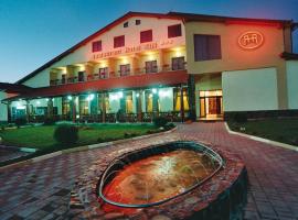 Restaurant Hotel Rin，位于锡比乌县米耶尔库雷亚的酒店