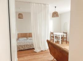 Studio cozy T1，位于Carmaux的酒店